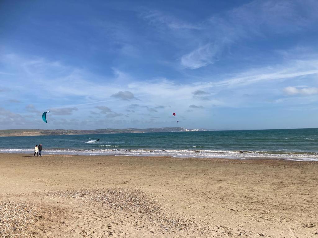 Relax by the Sea - Housity