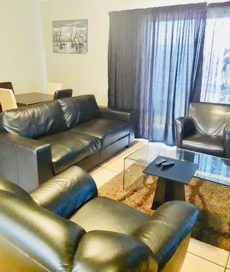 Suitetrails - ANKAZIMIA HOUSE-CASA MIA-Katode Street-Two Bedrooms Apartment with back up power for TV,LIGHT and WFI