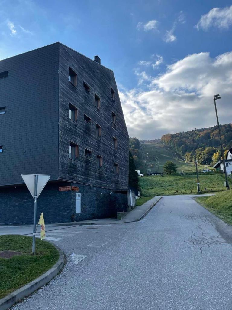 CASA BRUT PREMIUM free parking - Housity