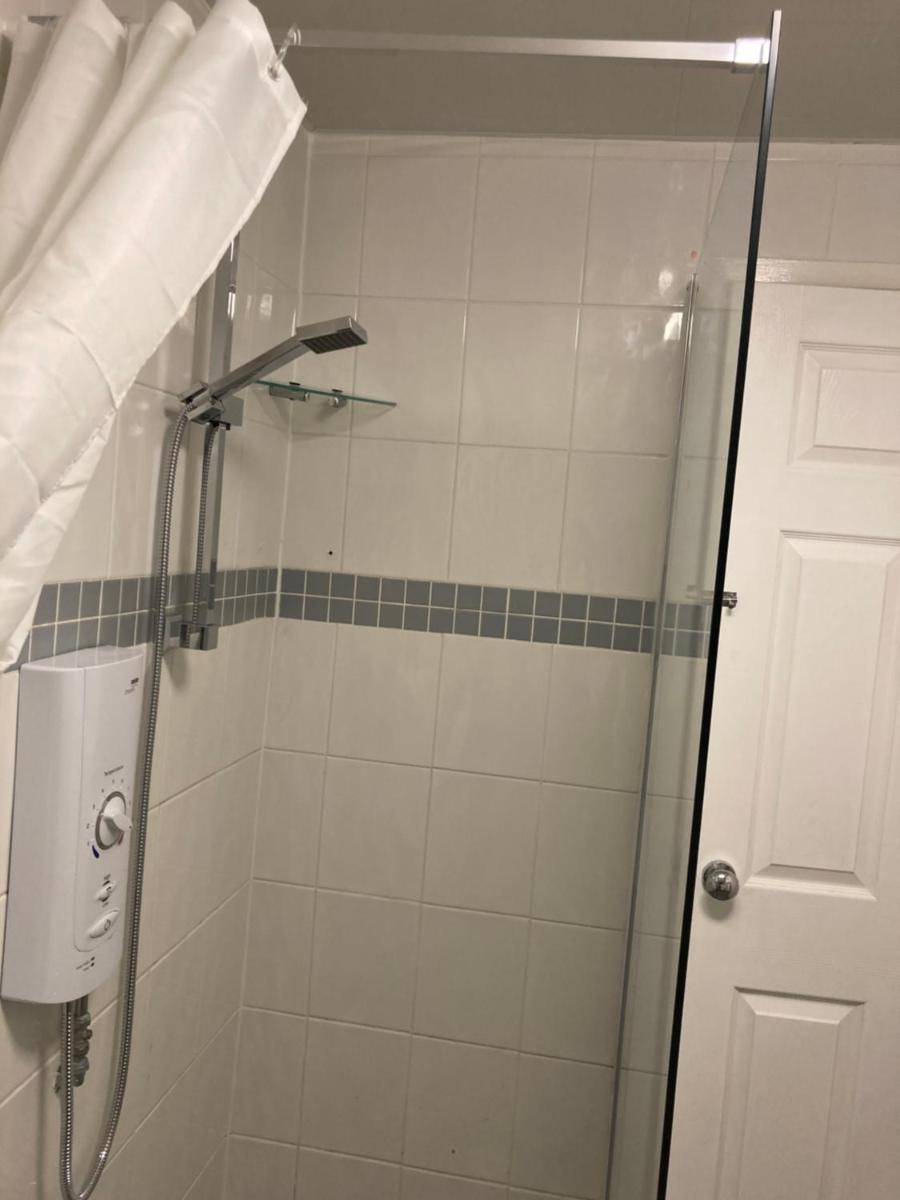 Home away from Home: Welcoming 2 bed entire house in North Liverpool - Housity