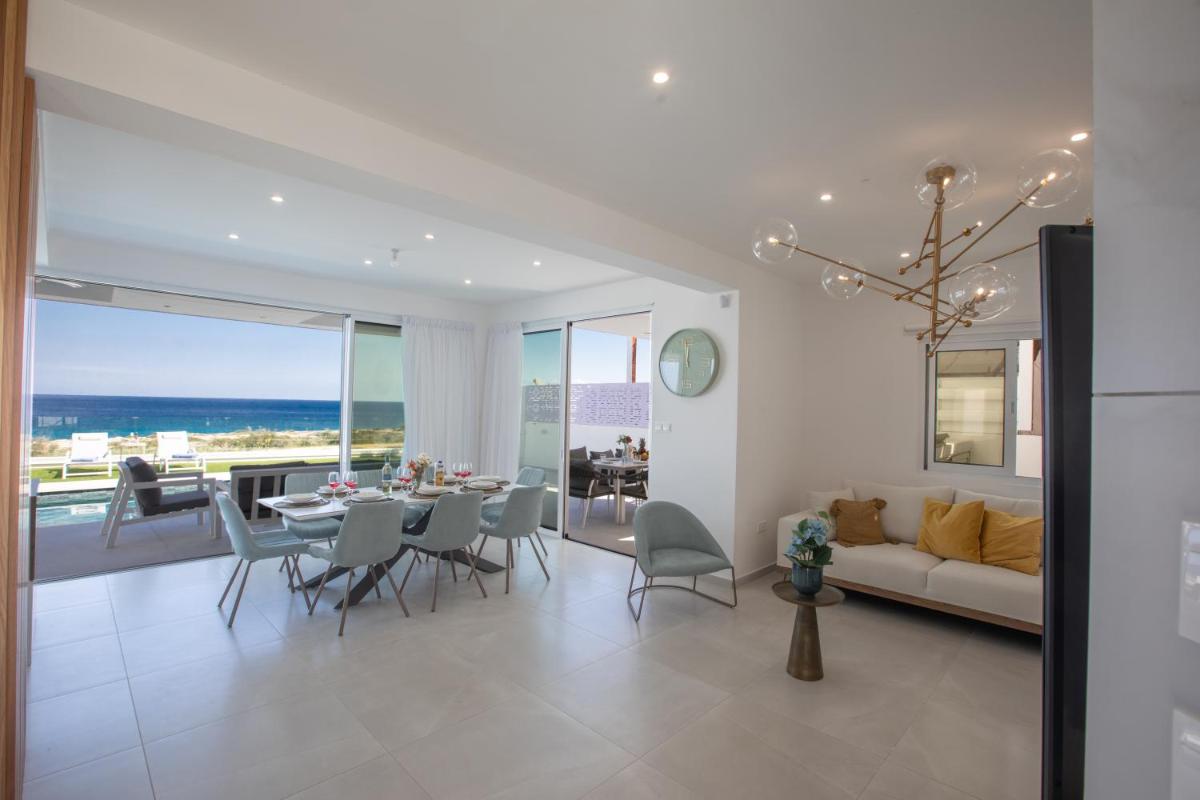 Artizan Seafront Villa 5 - Housity
