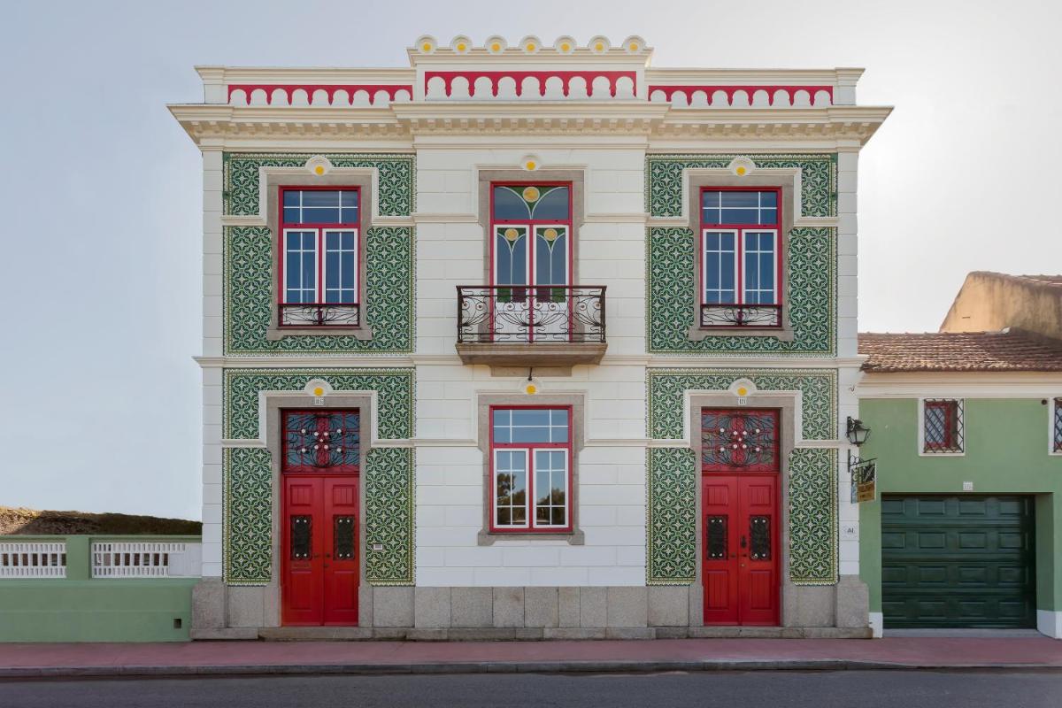 Vintage Balcony Guesthouse - Housity