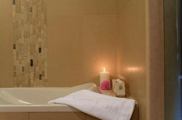 Elpida Resort & Spa - Housity