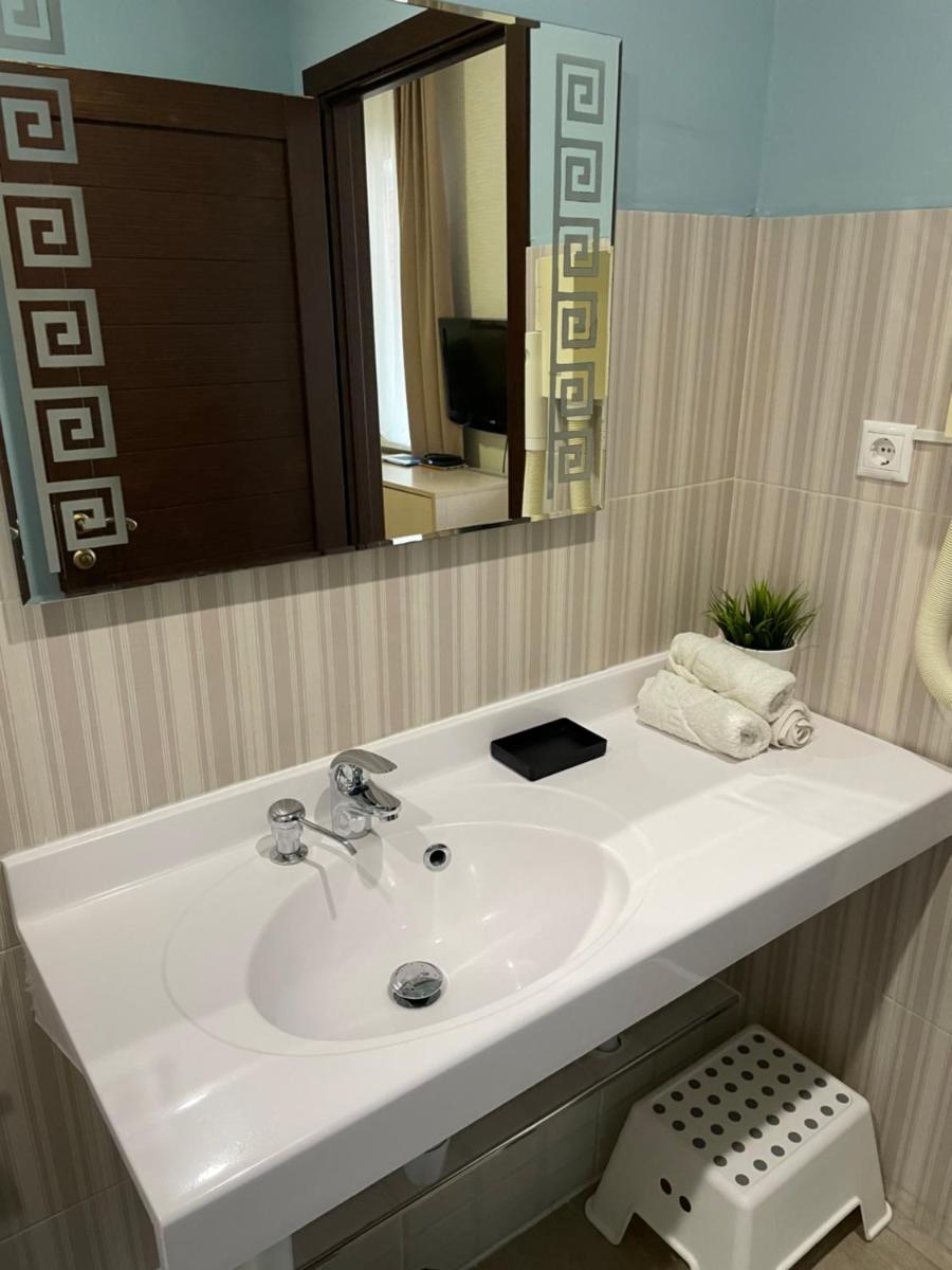 Hotel Ostrovok - Housity