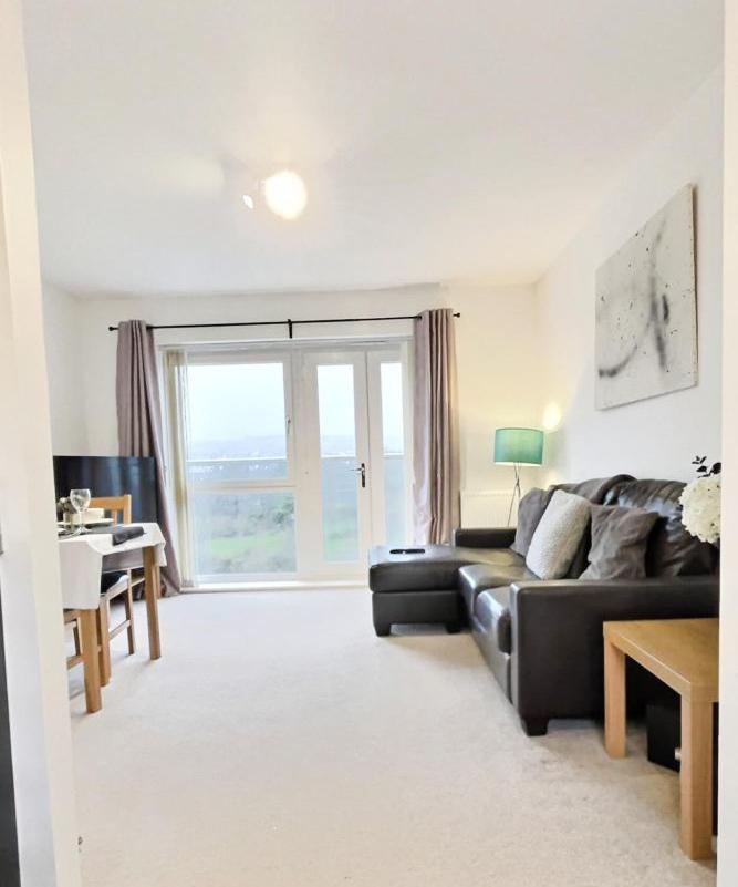 Riverside Apartment - Housity