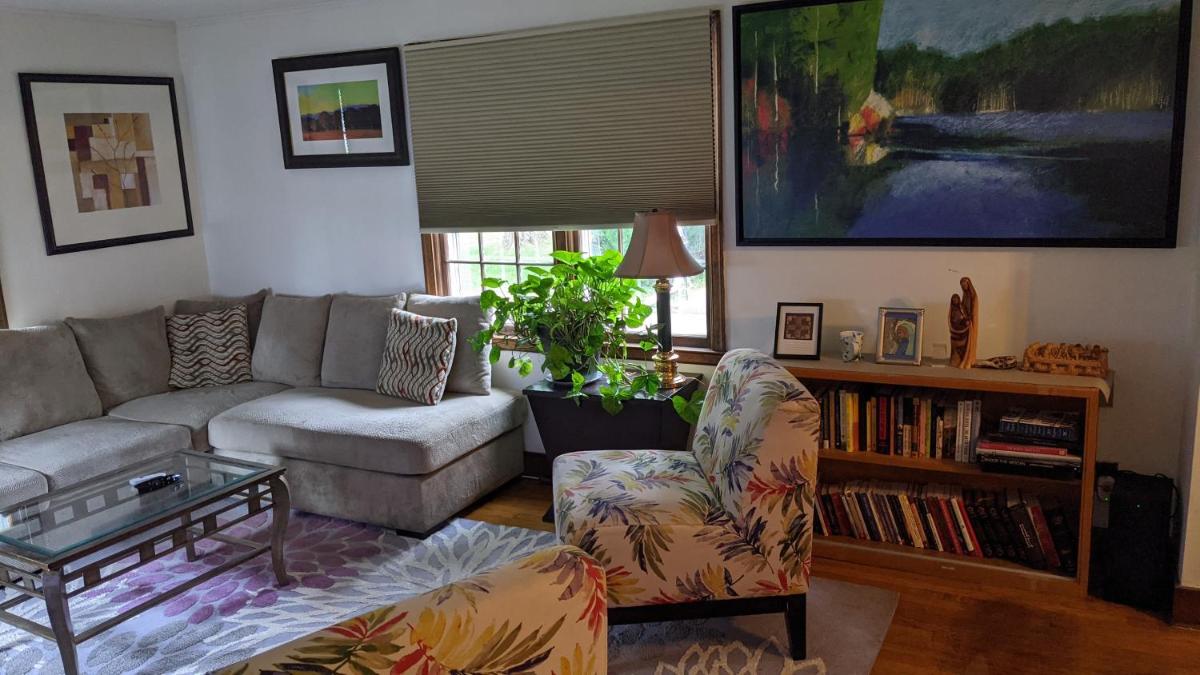 Beautiful and Cozy Homes - Housity