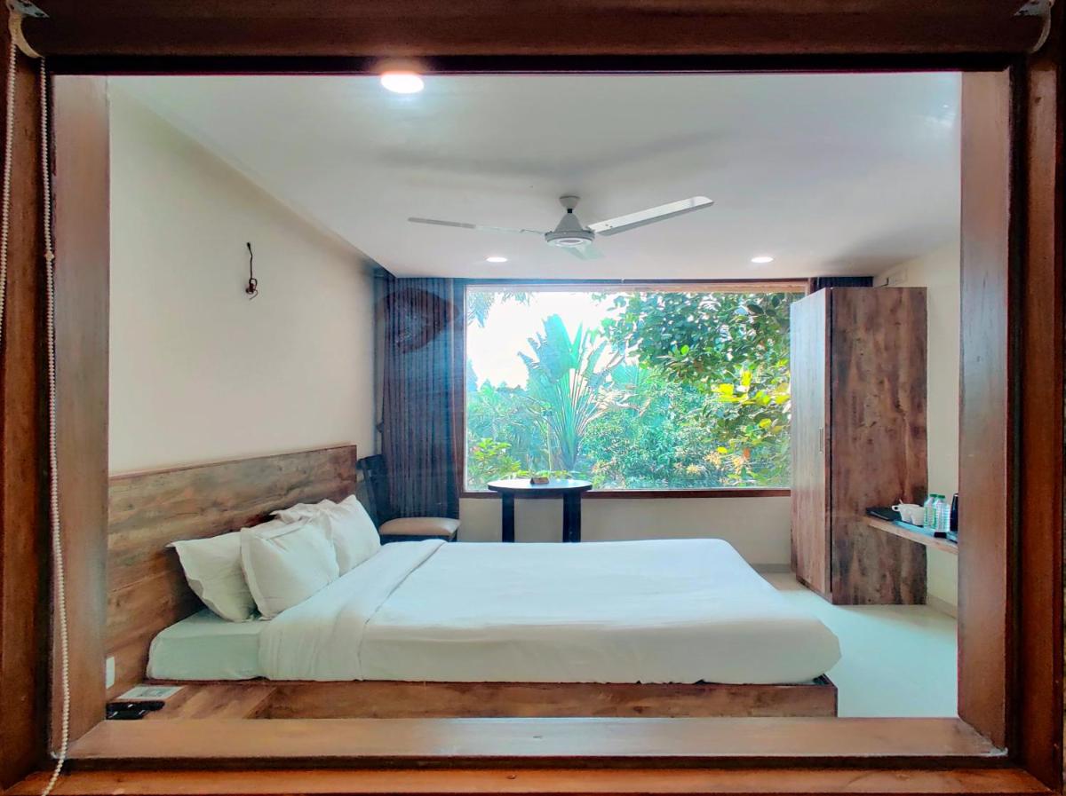Pushp Vatika Resort & Lawns - Housity