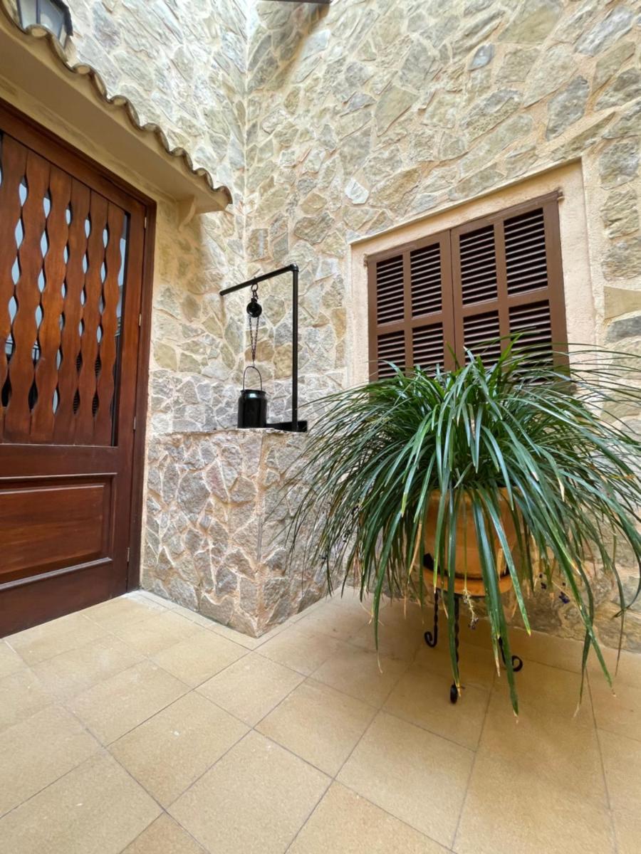 Hostal CAN GALLU - Housity