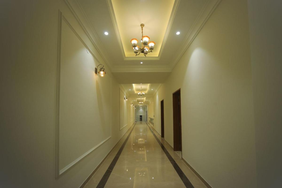 Ratna Vilas Palace - Housity