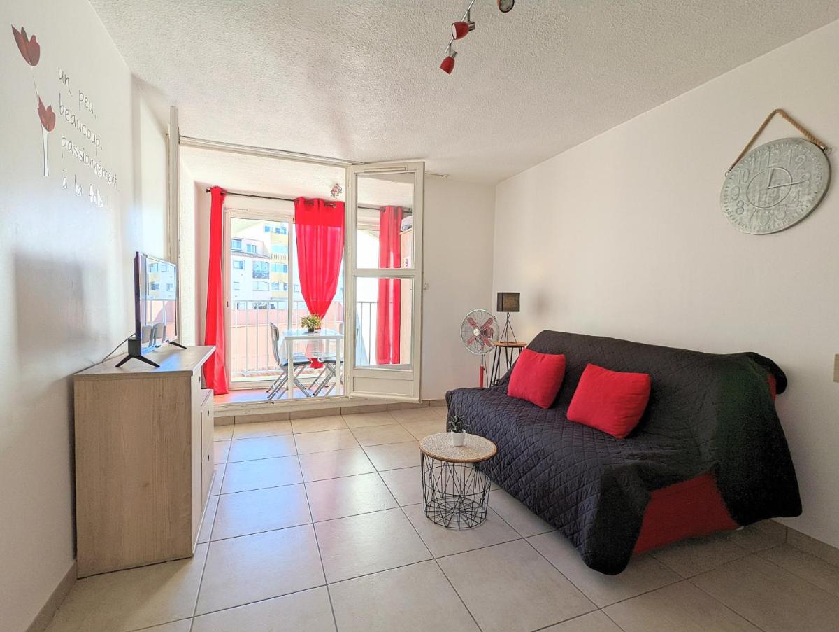 Appartement rénové avec parking privatif ,à 2min de la plage - Housity