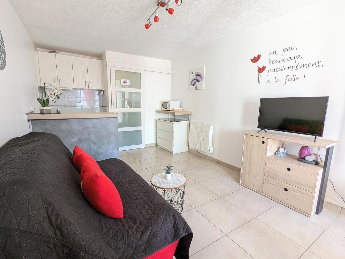 Appartement rénové avec parking privatif ,à 2min de la plage - Housity