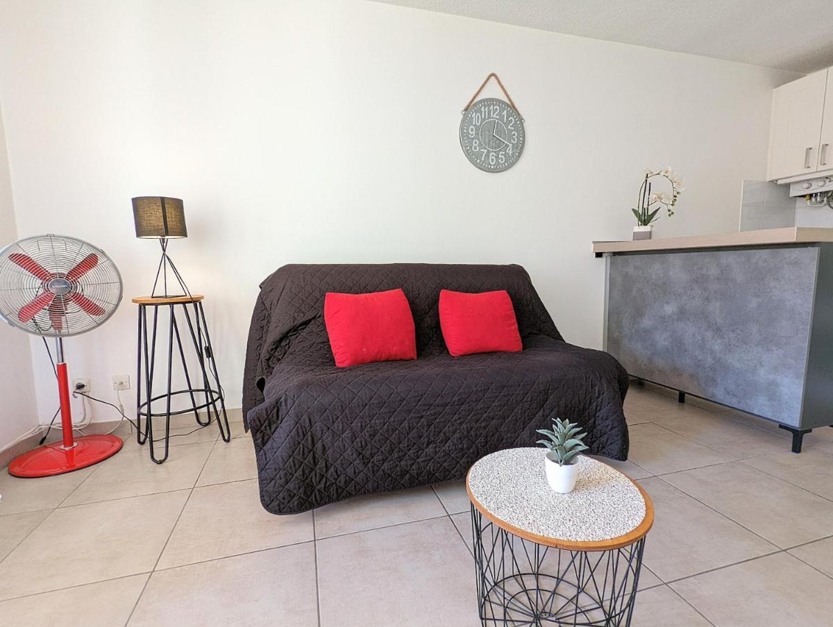 Appartement rénové avec parking privatif ,à 2min de la plage - Housity