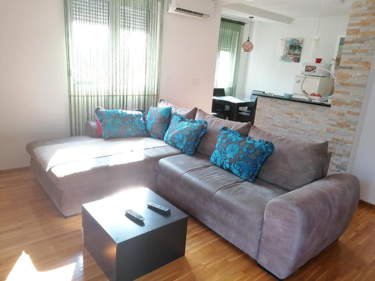 Shumice Apartment - Housity