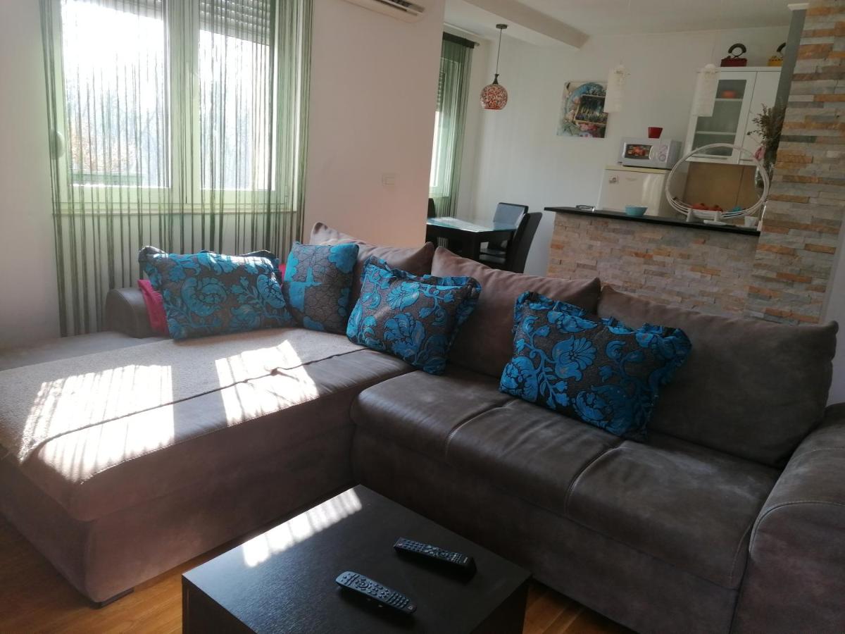 Shumice Apartment - Housity
