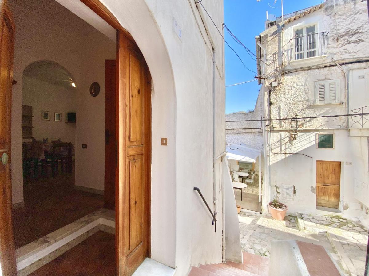 Holidaycasa Isabel - In pieno centro storico - Housity
