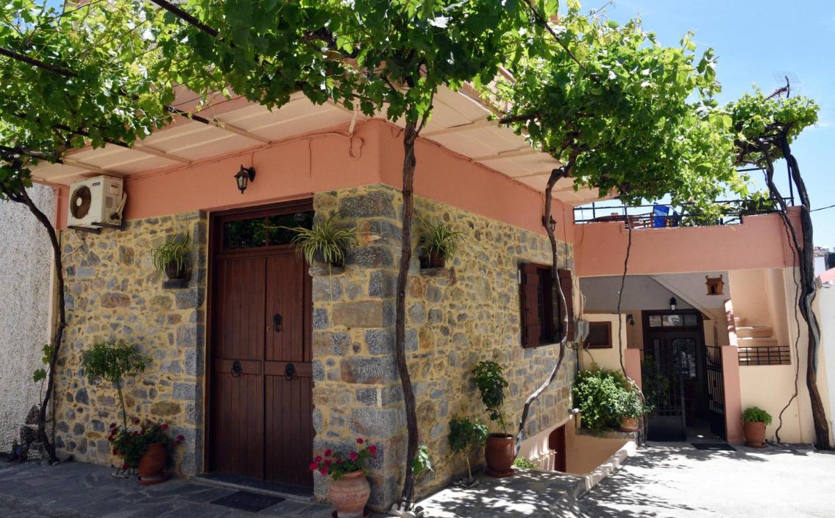 Traditional Residence with terrace - Housity