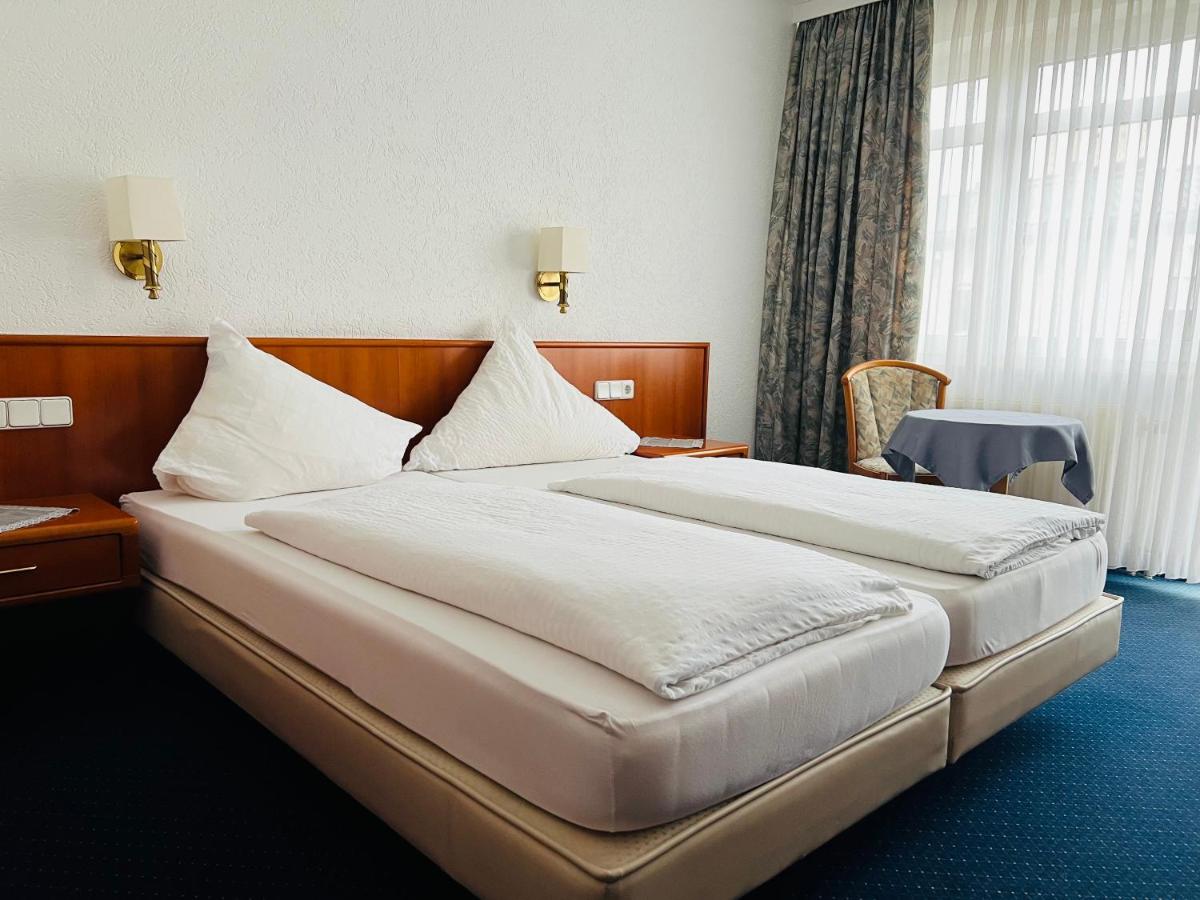 Hotel Weller Kahl am Main - Housity