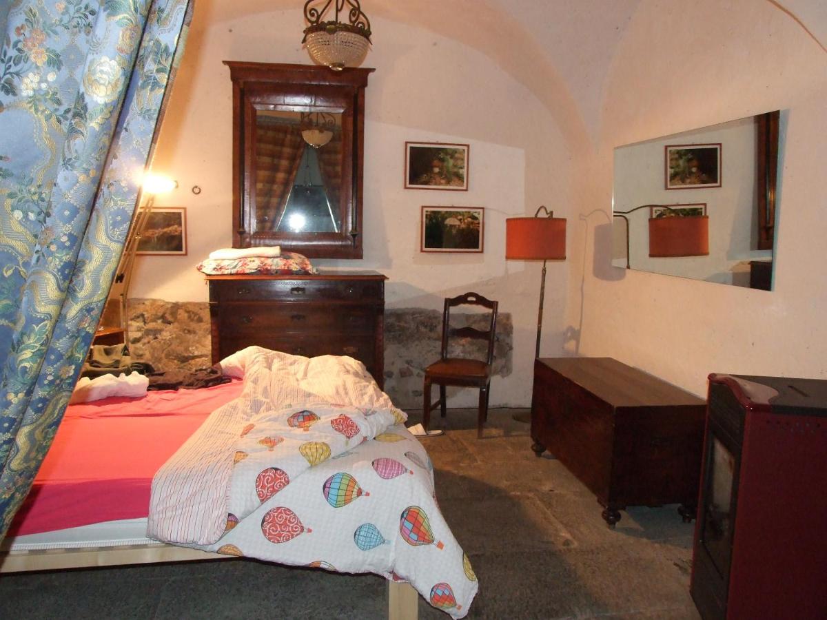La stufa rossa - Housity
