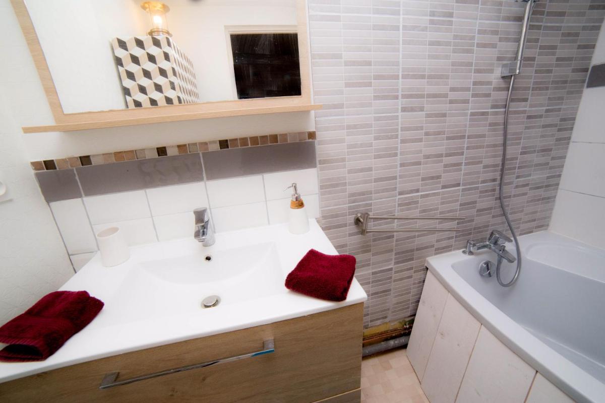 Le Gai Cottage - Housity
