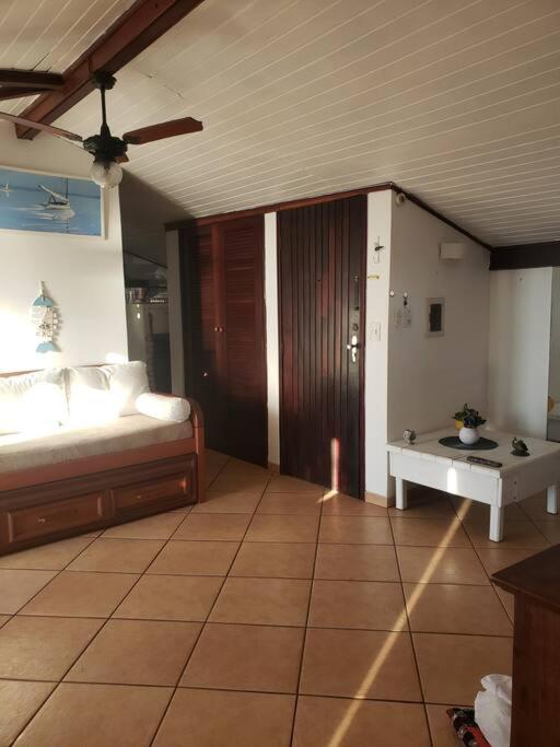 Apartamento Rua das Pedras Vista mar - Housity