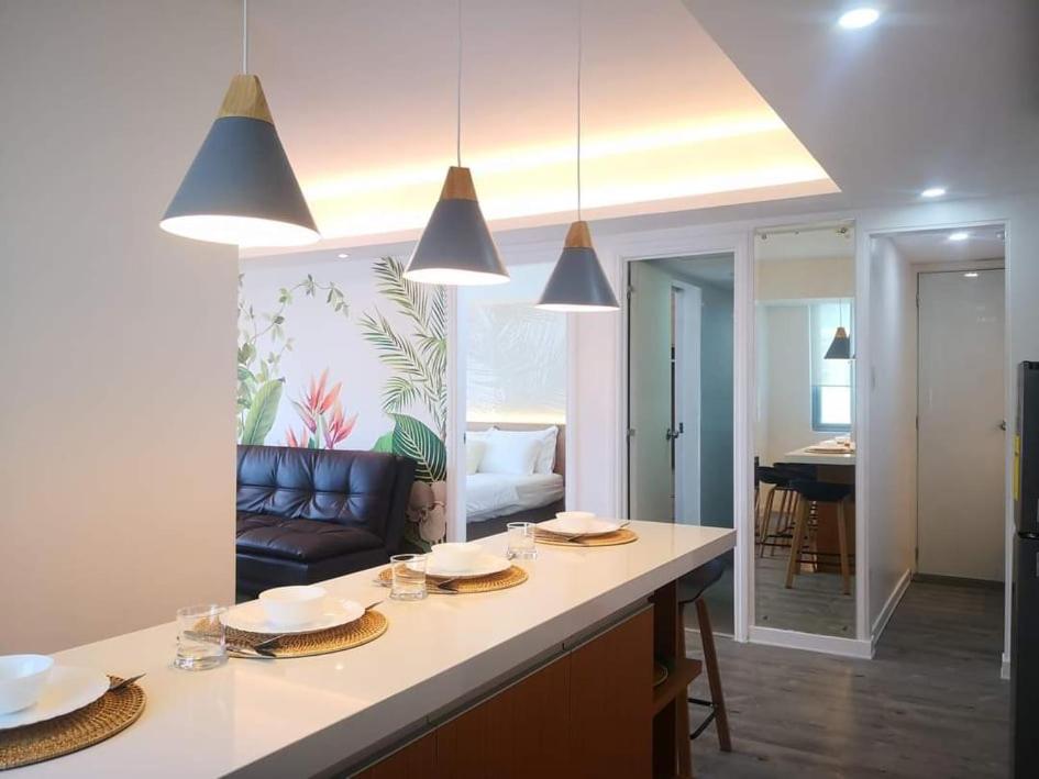 Manila Urban Resort at Azure - Housity
