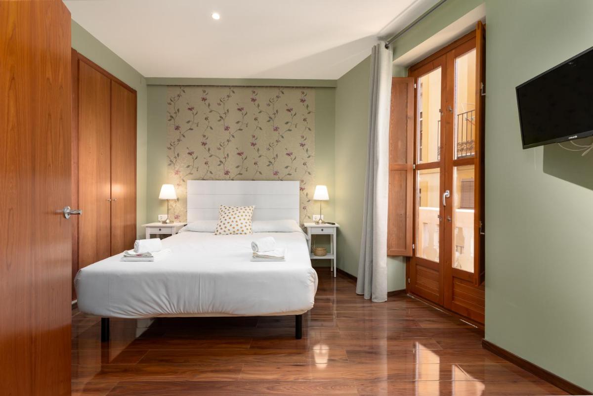 Adarve Flats - Housity