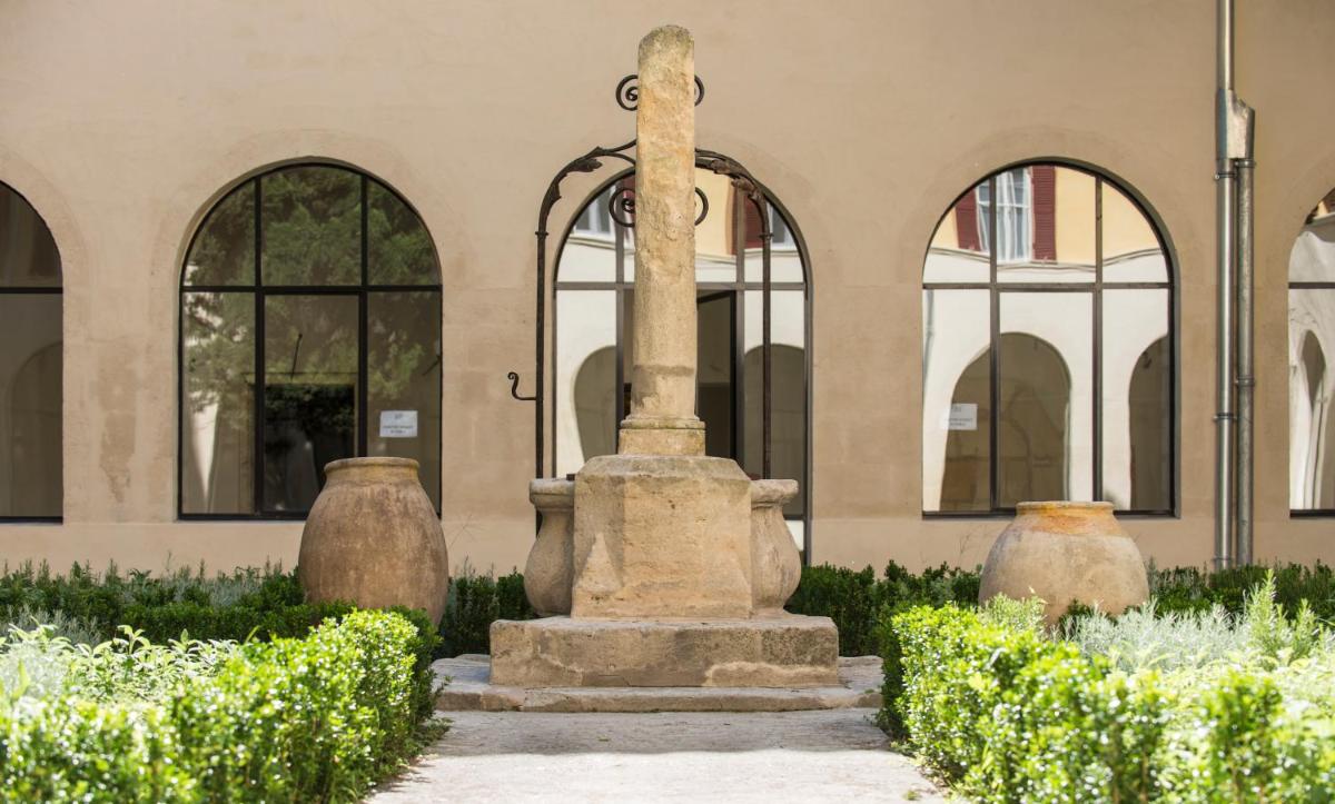Jardin de l'établissement Jules César Hotel & Spa Arles - MGallery Collection