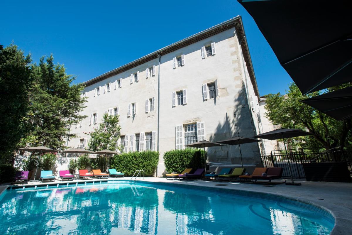 Piscine de l'établissement Jules César Hotel & Spa Arles - MGallery Collection ou située à proximité