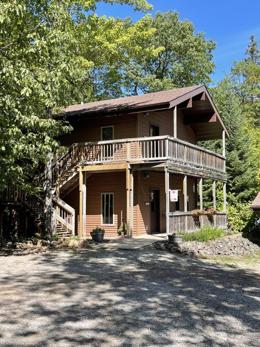Woodland Lodging - Housity