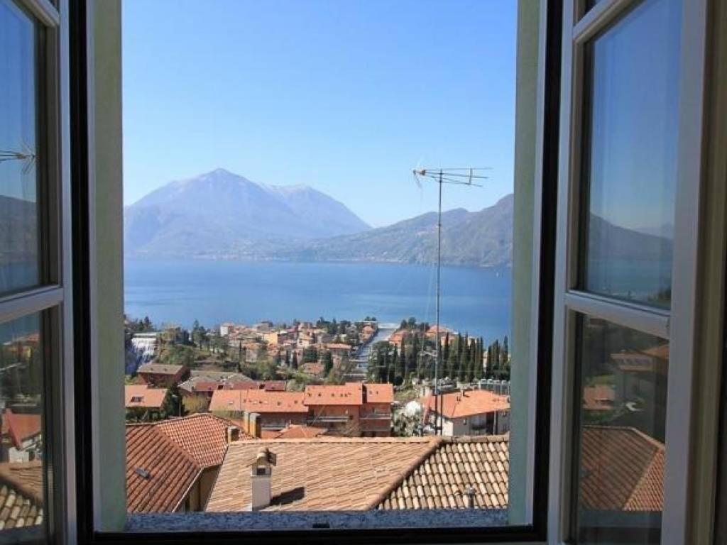 MAGICAL HOUSE ON THE LAKE OF COMO - Housity