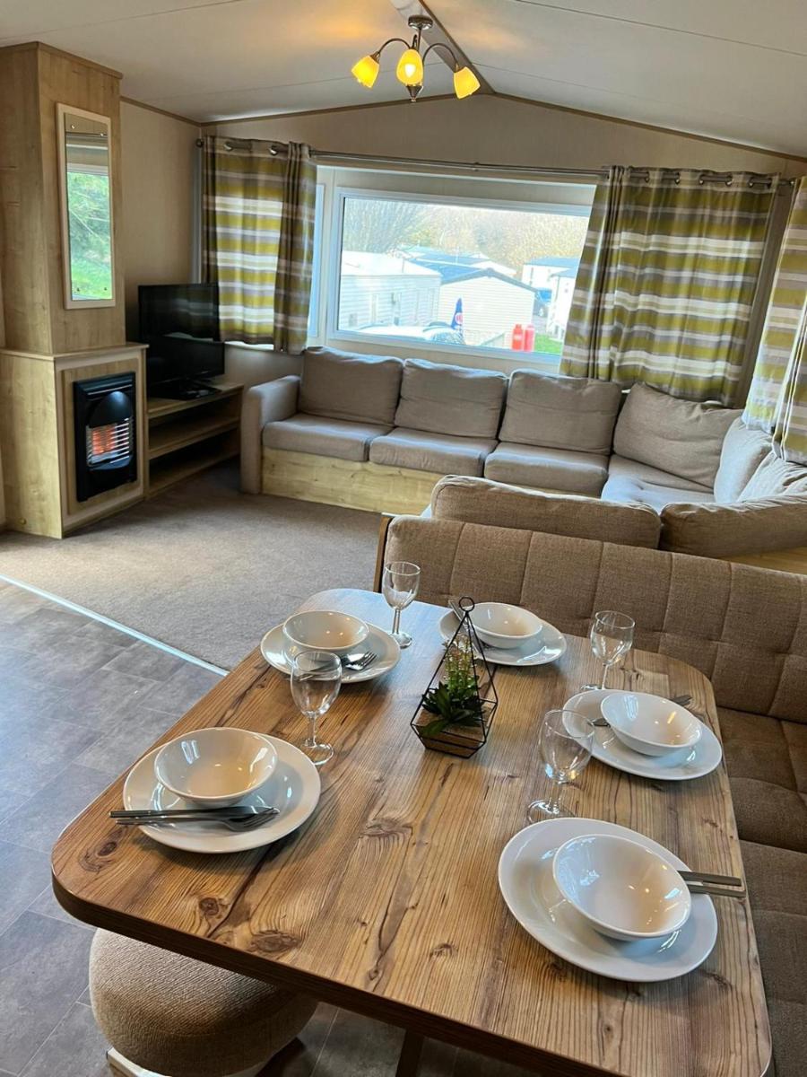 Blackpool Caravan in Haven Marton Mere Holiday Park - Housity