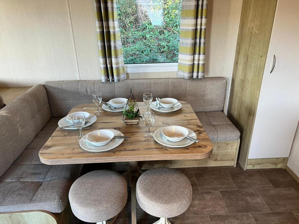 Blackpool Caravan in Haven Marton Mere Holiday Park - Housity