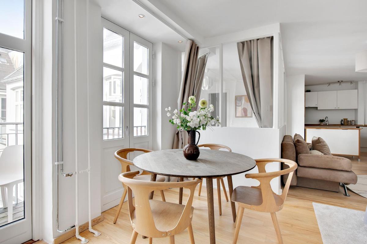 Sanders City - Popular One-Bedroom Apartment In the Lovely Capital - Housity