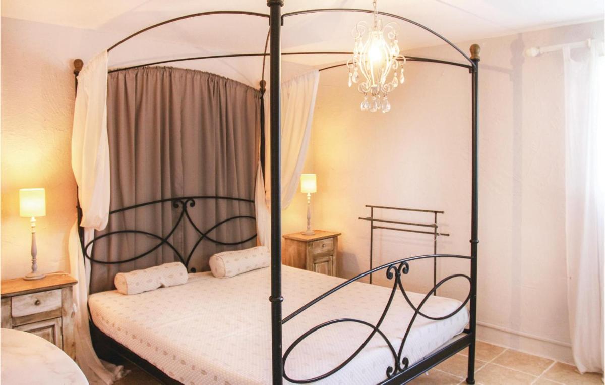 Gorgeous Home In Pont Saint Esprit - Housity