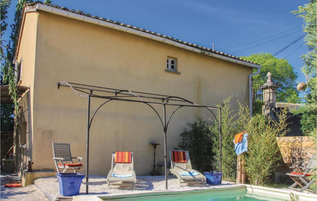Gorgeous Home In Pont Saint Esprit - Housity