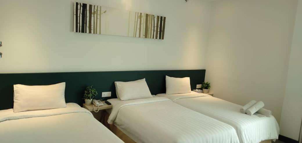 Fuller Hotel Kulim - Housity