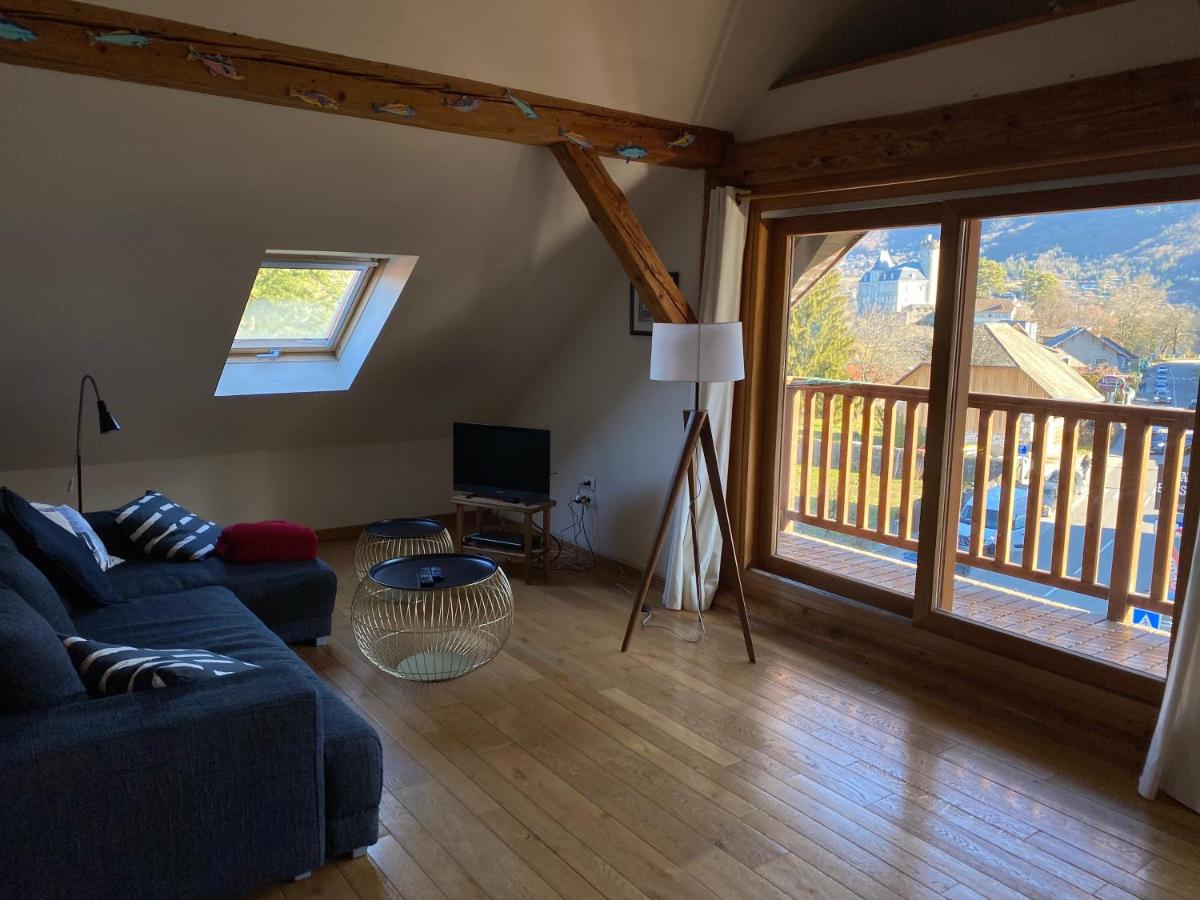 Top floor duplex with private beach - Housity