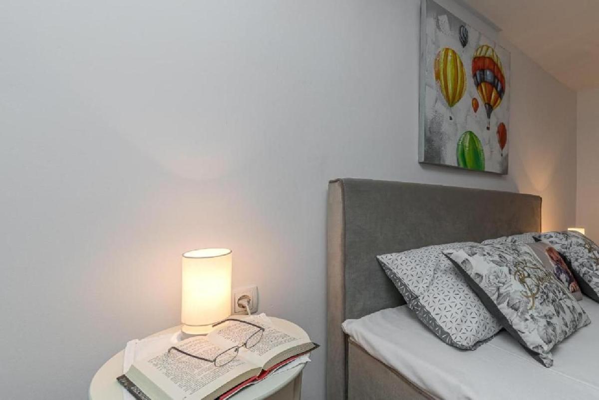 Holiday house Črni Kal - Pri Roktovih - Housity