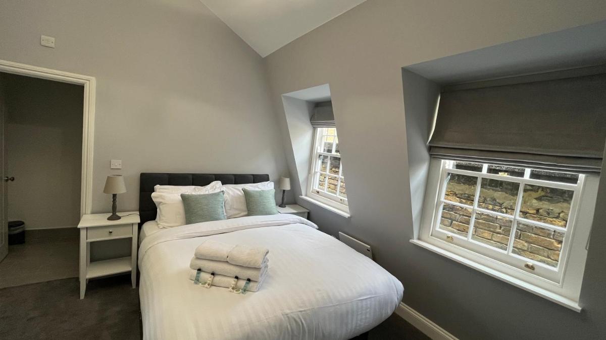 Dockers Inn - Housity