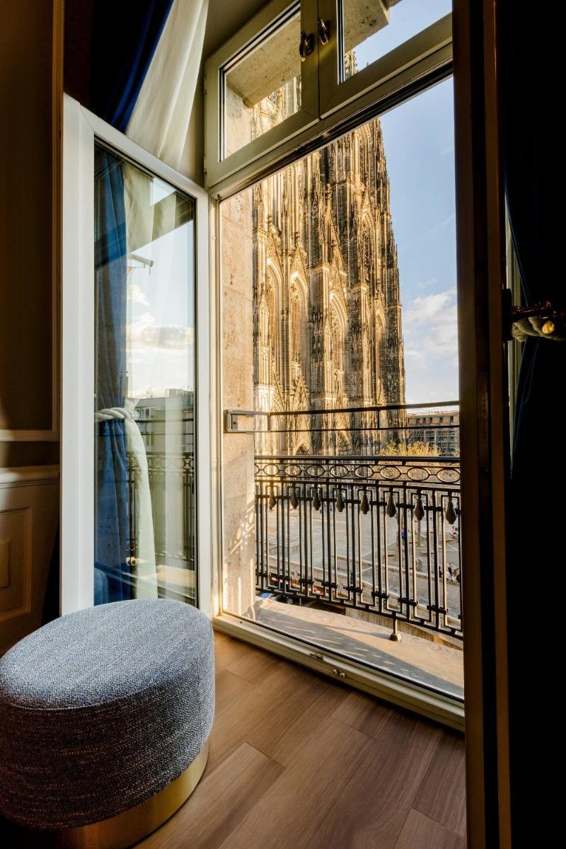 Ein Balkon oder eine Terrasse in der Unterkunft Excelsior Hotel Ernst am Dom