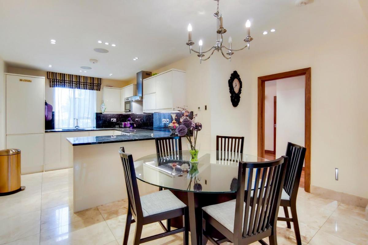 The Caroline Boutique - Housity