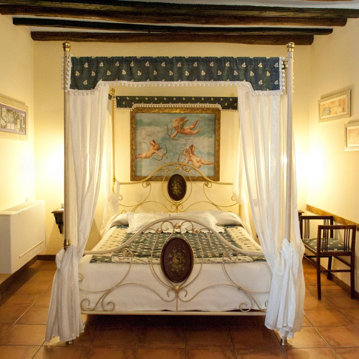 Suitetrails - Hostal Santa Agueda