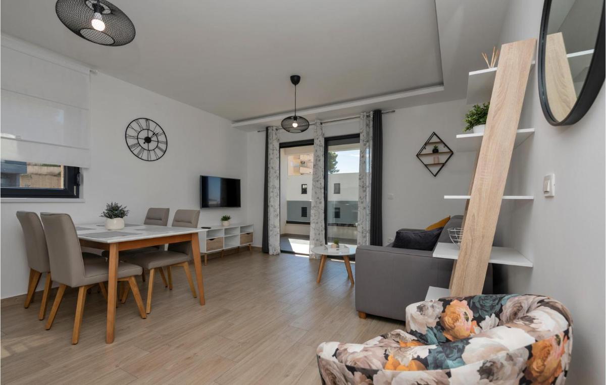 Amazing Apartment In Baska Voda - Housity