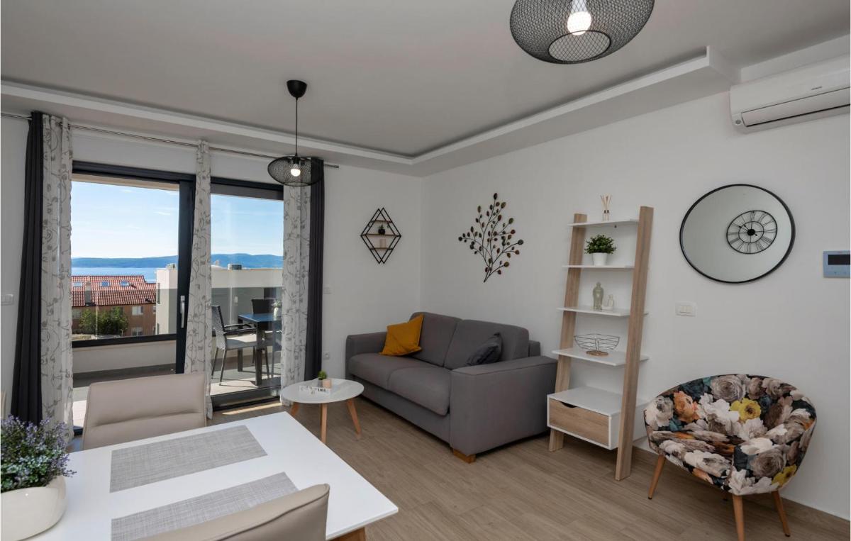 Amazing Apartment In Baska Voda - Housity