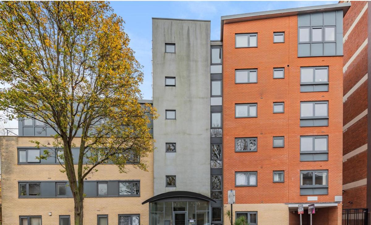 Spacious, bright and modern flat in Holloway - Housity