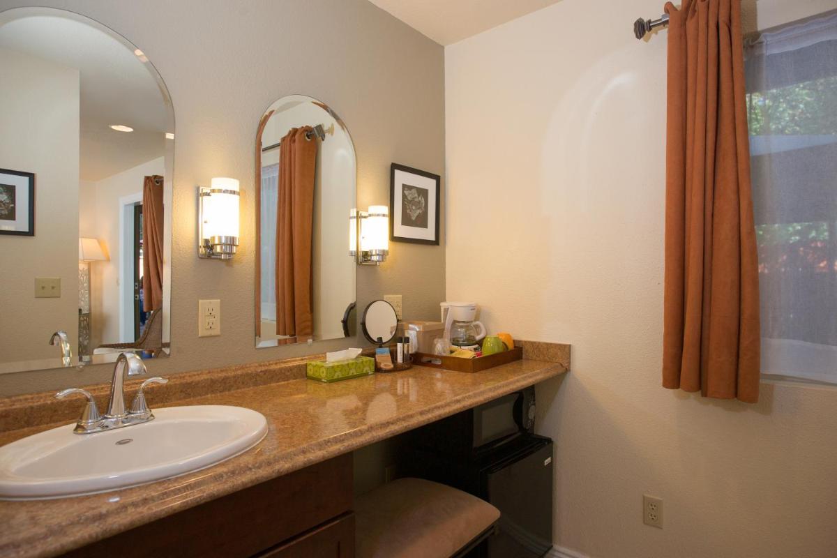 Baby Quail Inn - Housity
