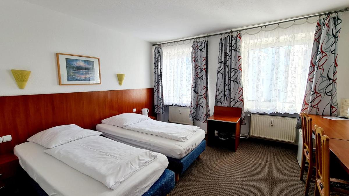 Hotel Zentrum - Housity
