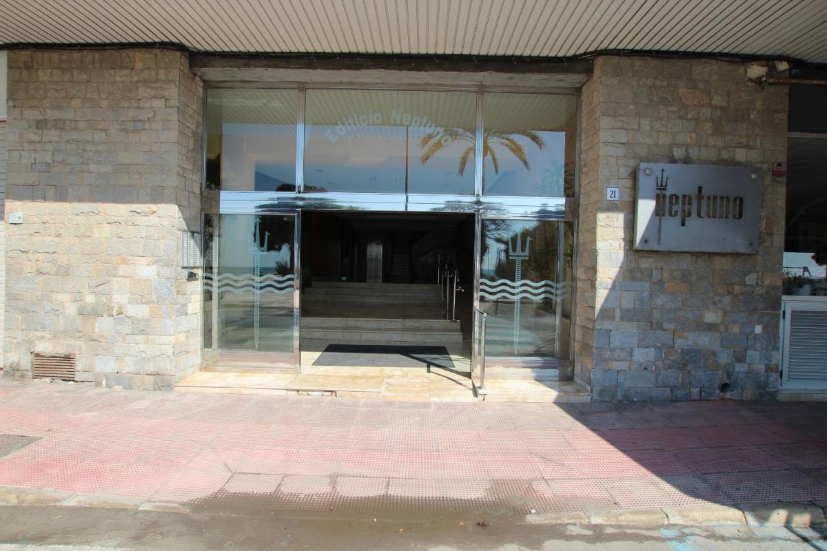 Apartamento Neptuno en el paseo de Santa Pola - Housity
