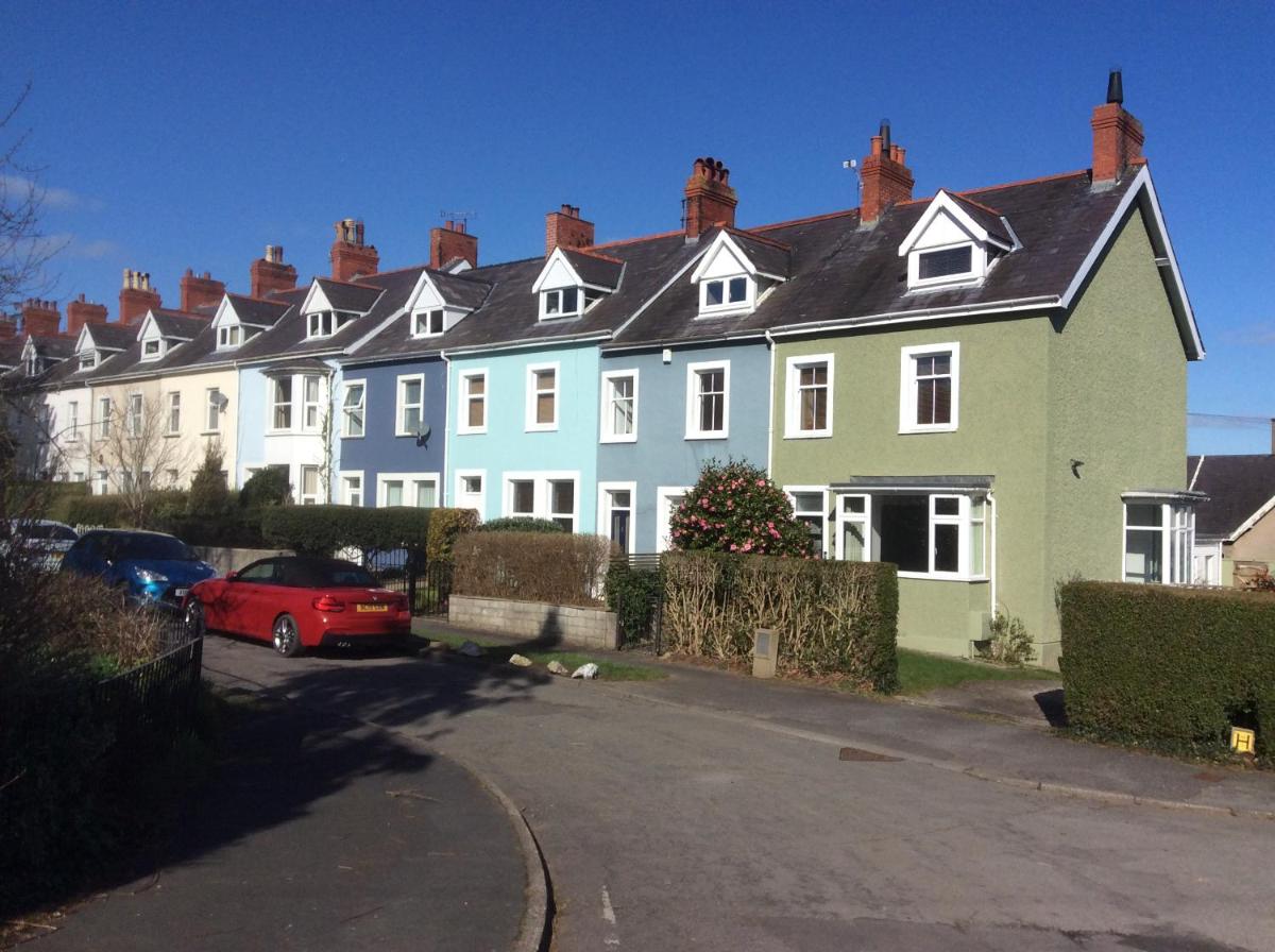 Lovely Victorian town house close to the sea. - Housity