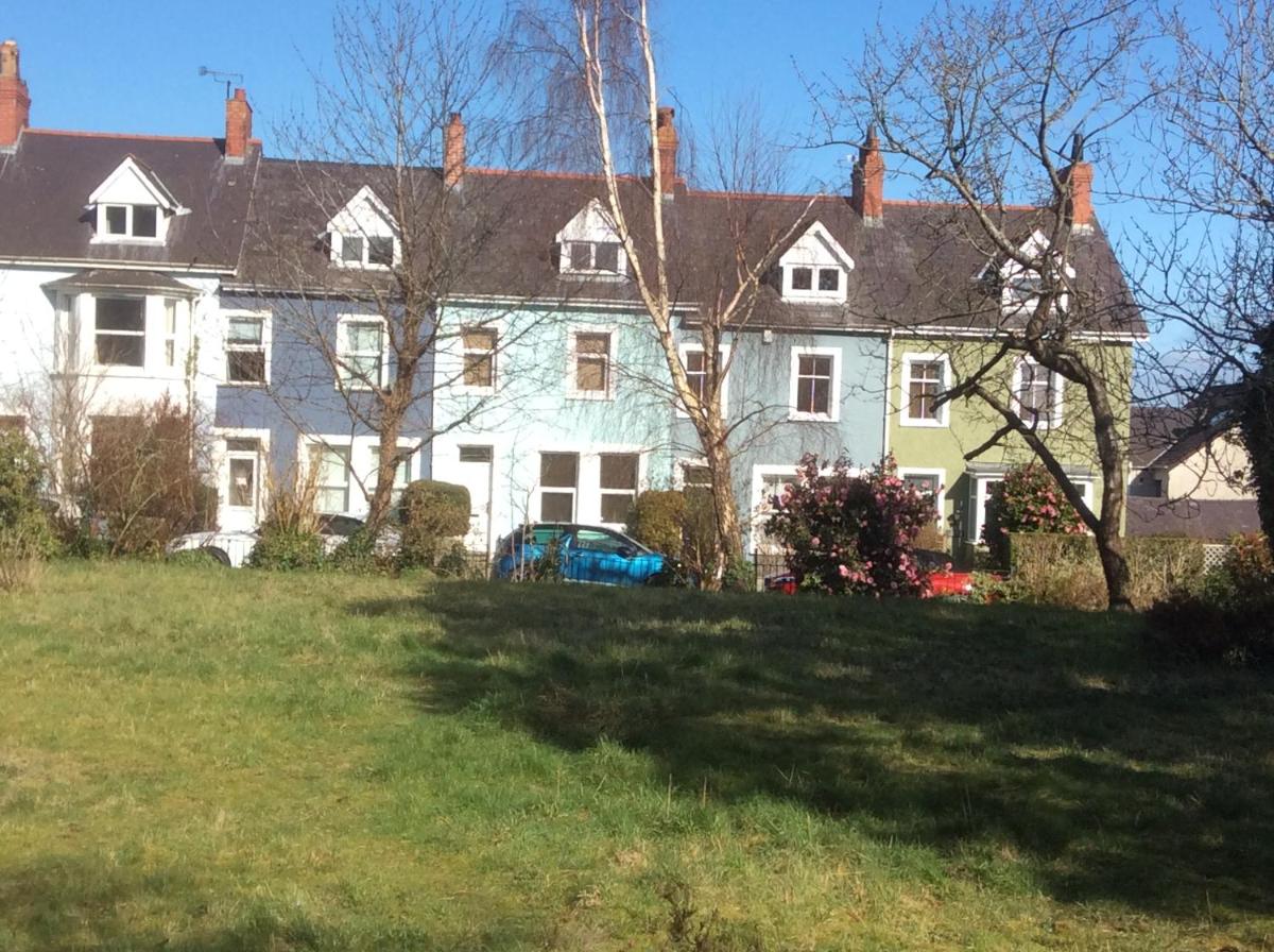 Lovely Victorian town house close to the sea. - Housity